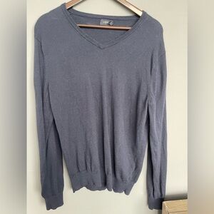Men’s V-Neck Sweater